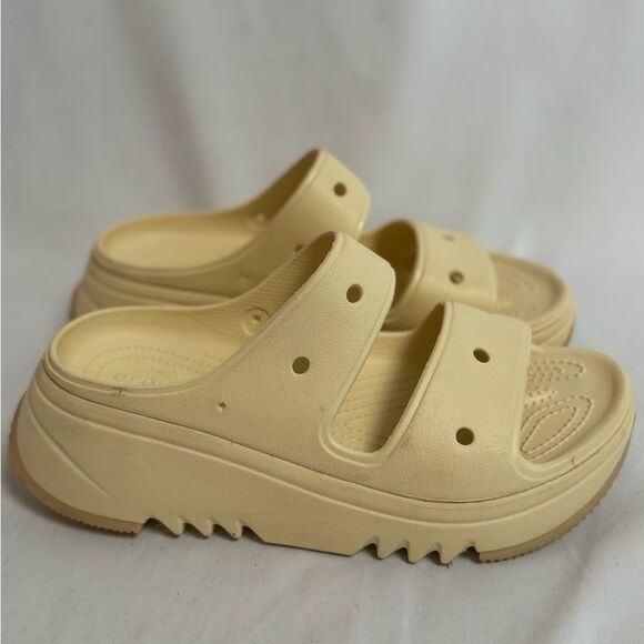 Crocs Classic Hiker XScape Women’s Sz 9 Vanilla Yellow Platform - Picture 1 of 10